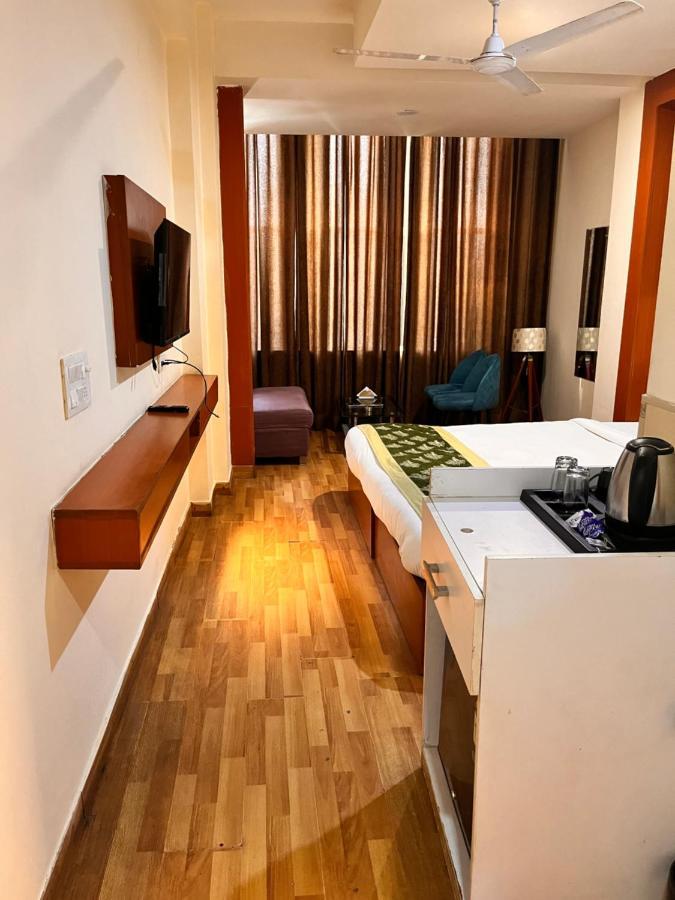 Hotel Oyster Pearl I Near Medanta Hospital I Sec-39 I Gurgaon Exterior foto