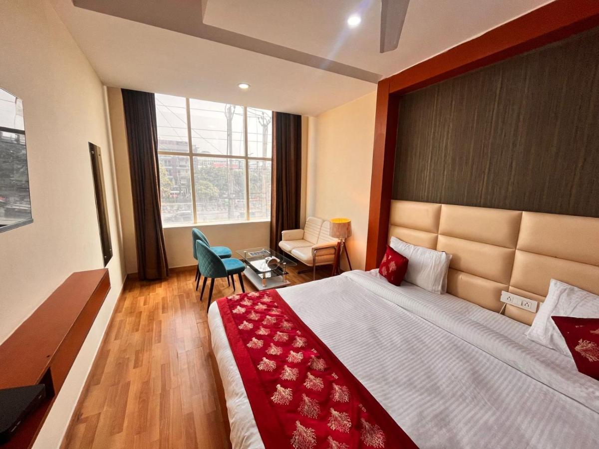 Hotel Oyster Pearl I Near Medanta Hospital I Sec-39 I Gurgaon Exterior foto